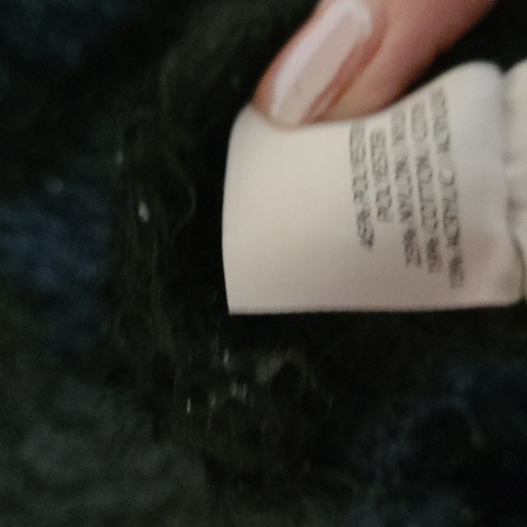 Soft Kenneth Cole Sweater - Picture 4 of 4